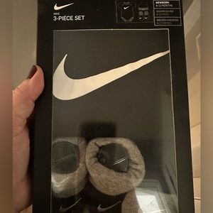 Black and grey three piece Nike set, 6-12 months